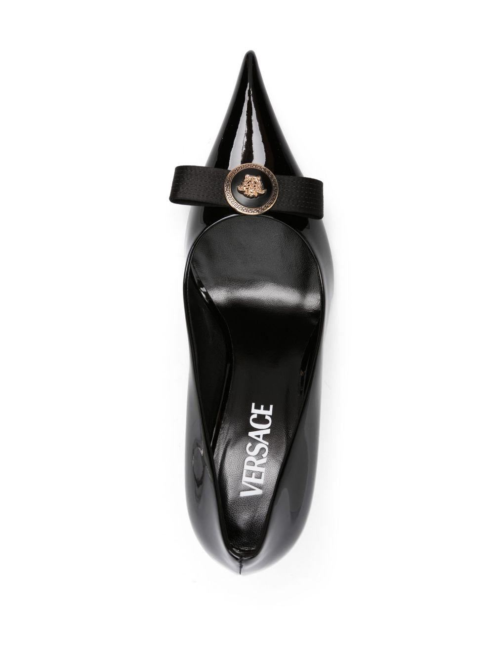 Décolleté Gianni Ribbon Versace 10130831A08983 1B00V Versace