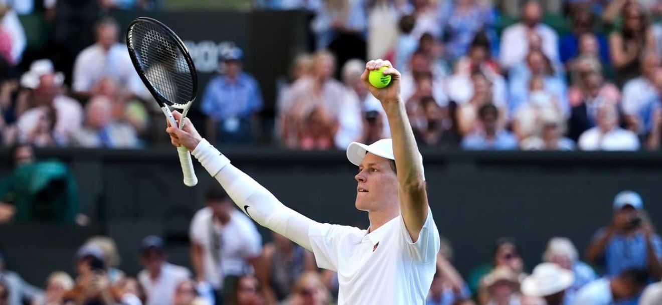 Wimbledon 2025: Jannik Sinner firma la storia, Ralph Lauren l’eleganza.