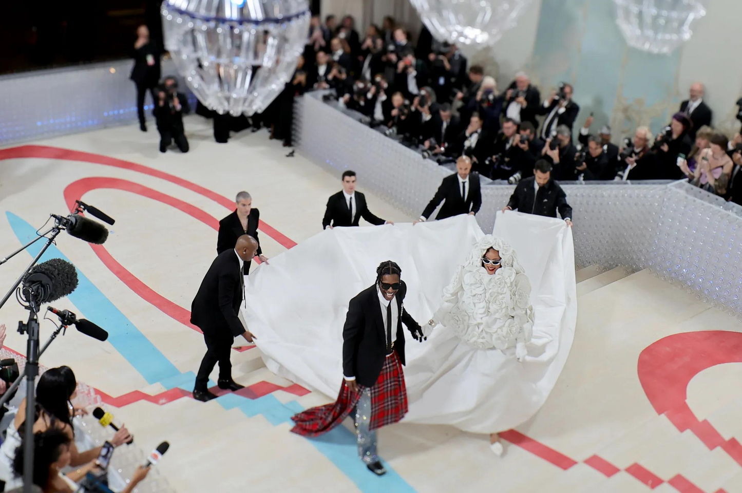 Il Met Gala 2024: Un Tuffo nel "Giardino del Tempo"