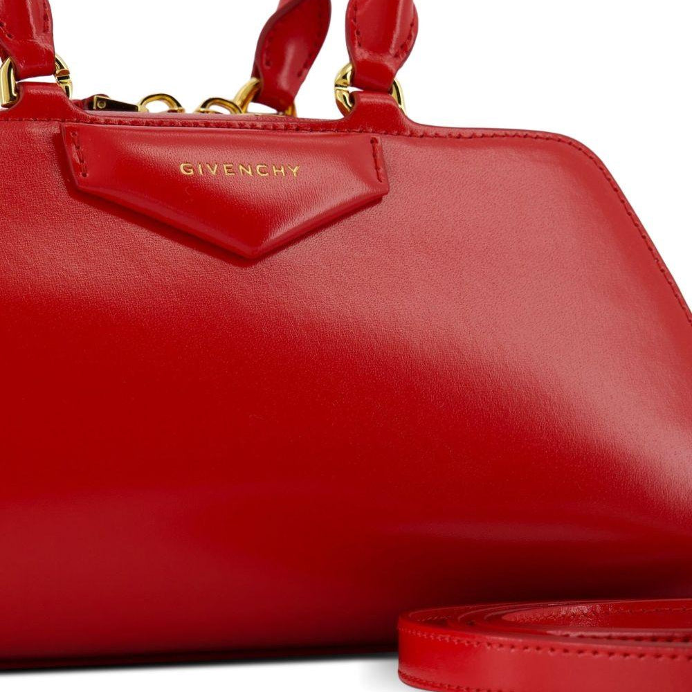 
                  
                    Borsa a mano Antigona East West Small Givenchy BB5130B2AQ 640 Givenchy 
                  
                