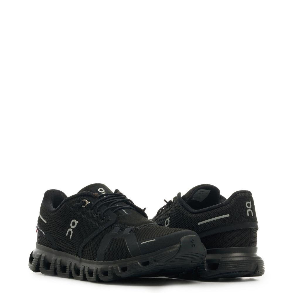 
                  
                    On Running 3WF10061043BLACK
                  
                