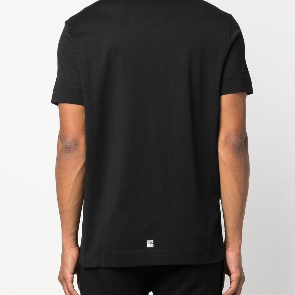 
                  
                    T-shirt GIVENCHY Archetype Givenchy BM716G3YAC 001 Givenchy 
                  
                