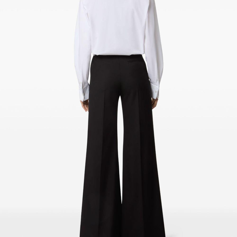 
                  
                    Pantaloni Nina Ricci 25ACPA020WV0324 U9000 Nina Ricci 
                  
                