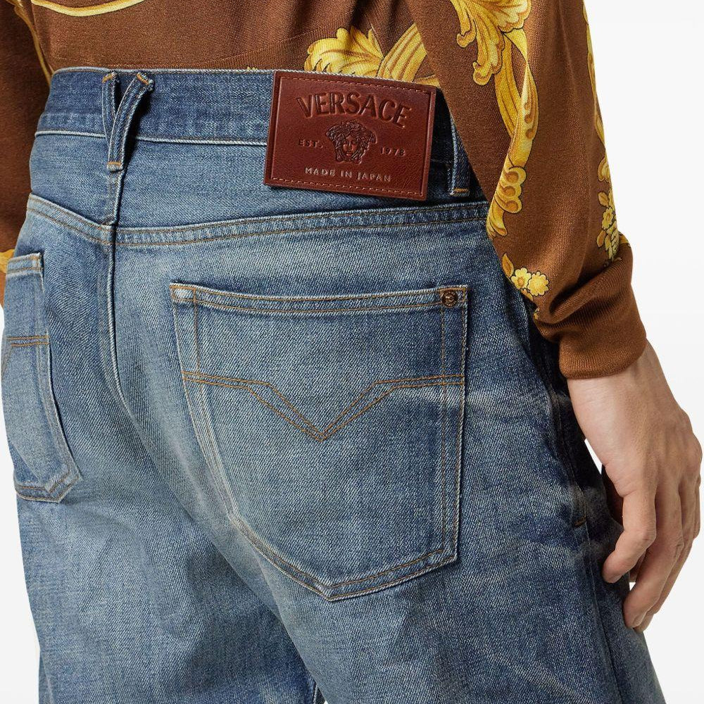 
                  
                    Versace 10194621A144051D800
                  
                