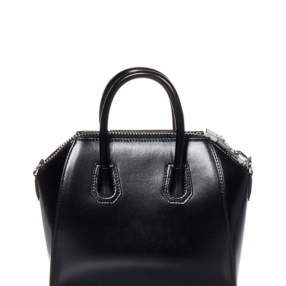 
                  
                    Givenchy BB50TNB1R0001
                  
                