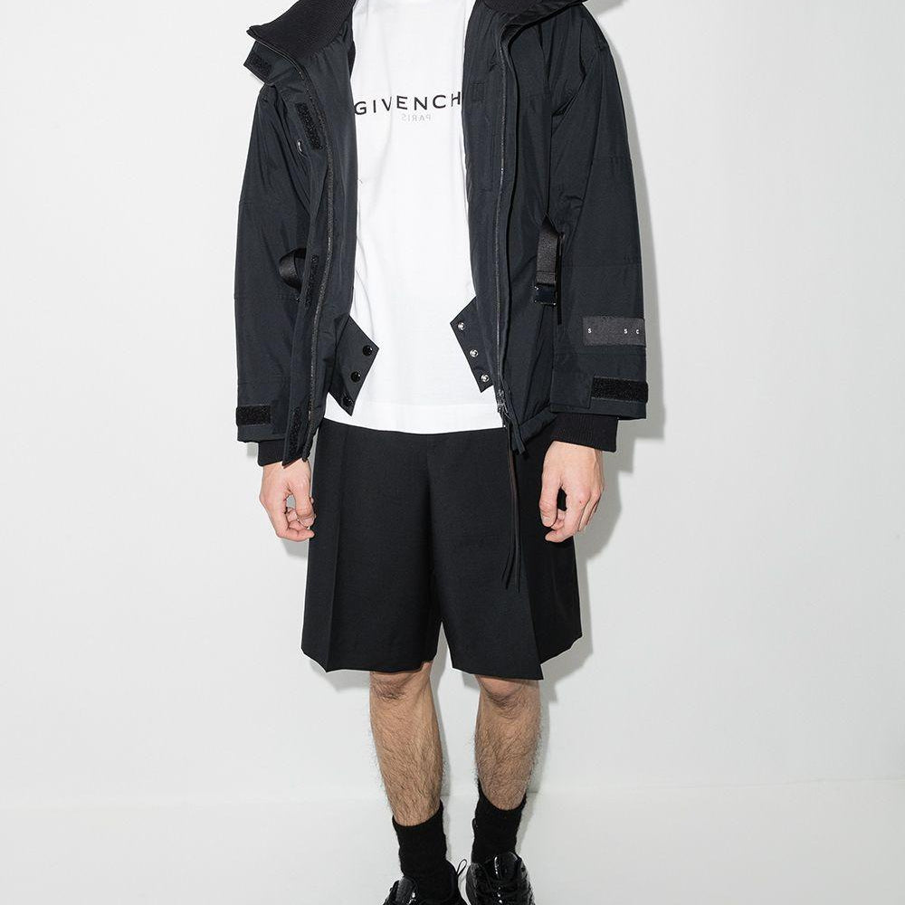 
                  
                    Givenchy BM71653Y6B100
                  
                
