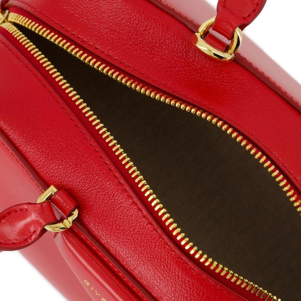 
                  
                    Borsa a mano Antigona East West Small Givenchy BB5130B2AQ 640 Givenchy 
                  
                