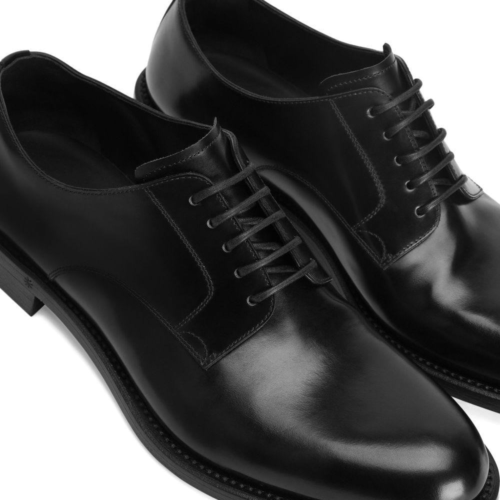 
                  
                    Stringate DG Night DOLCE & GABBANA A10879A1203 80999 DOLCE & GABBANA 
                  
                