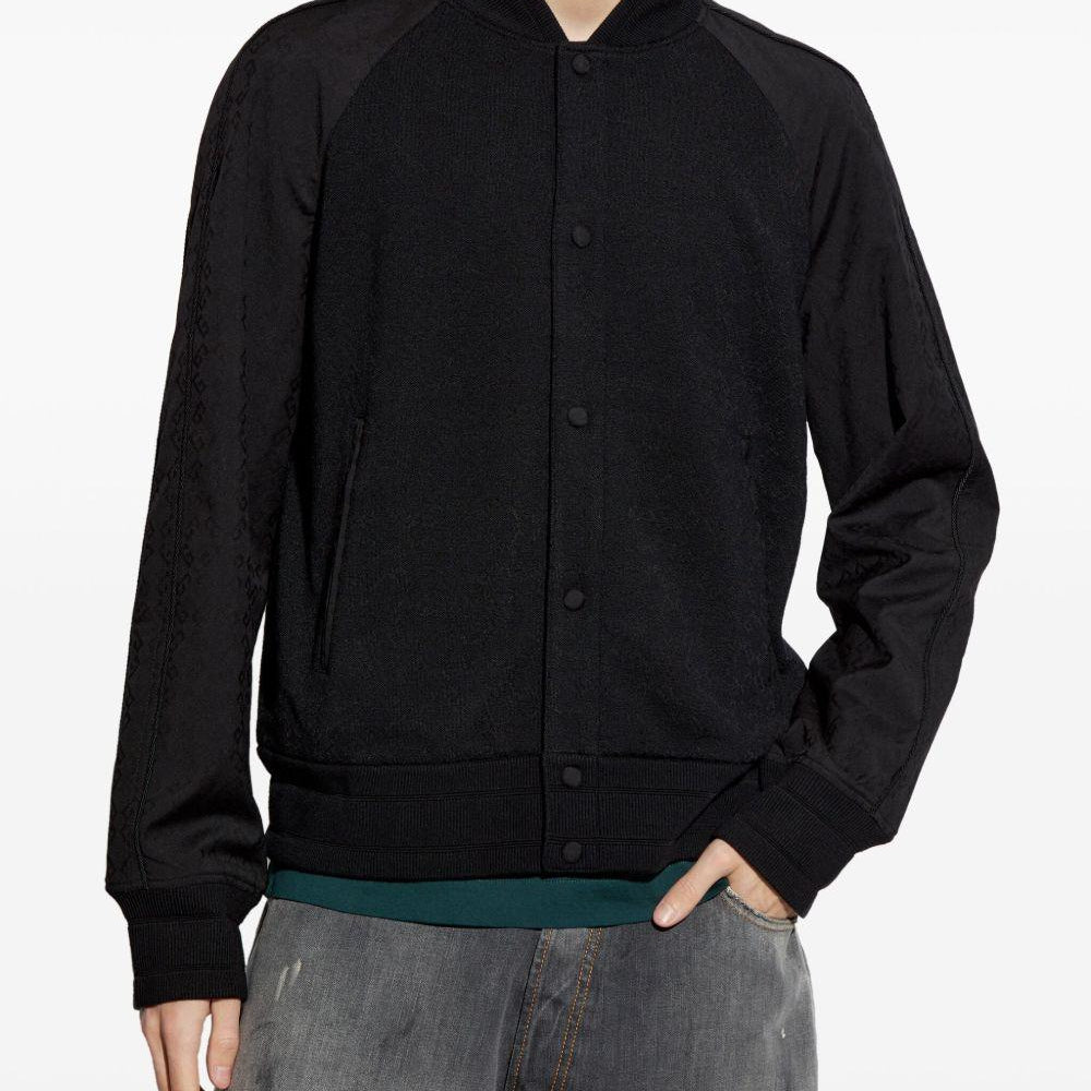 
                  
                    Givenchy BM01AE4YKZ001
                  
                