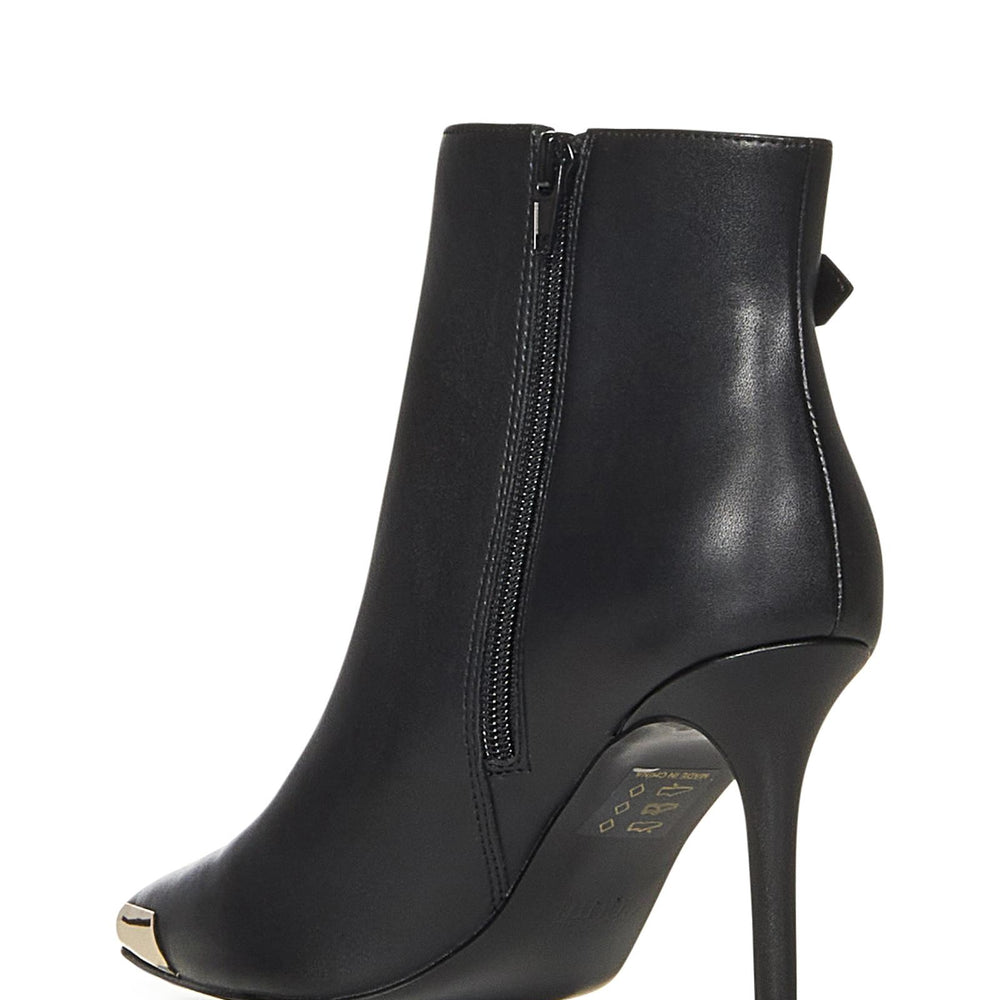 
                  
                    Versace Jeans Couture 77VA3S5771570899
                  
                