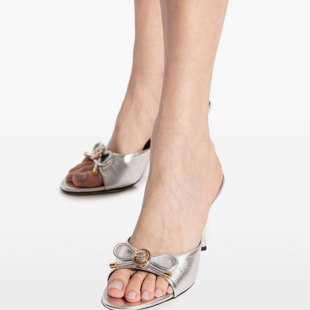 
                  
                    Versace 10182391A085391E01V
                  
                