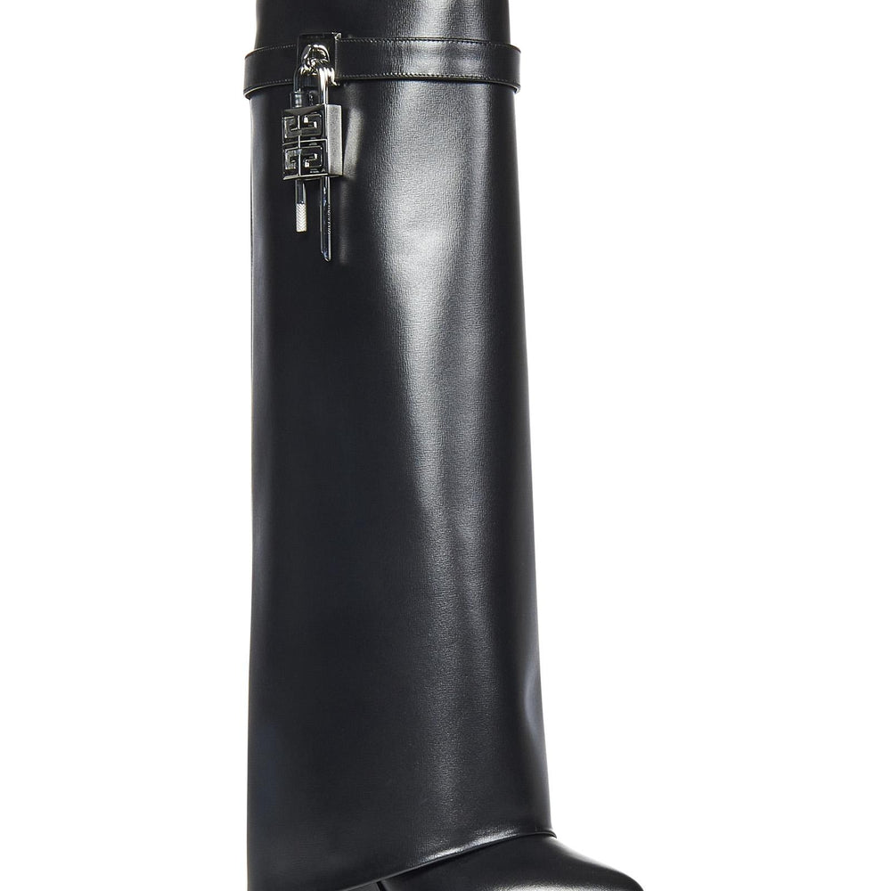 
                  
                    Givenchy BE702E1NG001
                  
                
