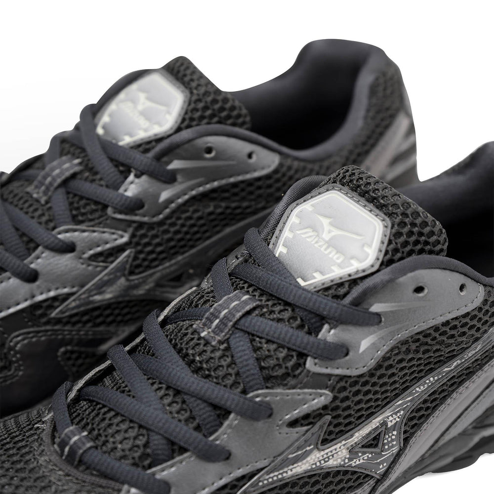 
                  
                    Mizuno D1GA243108
                  
                