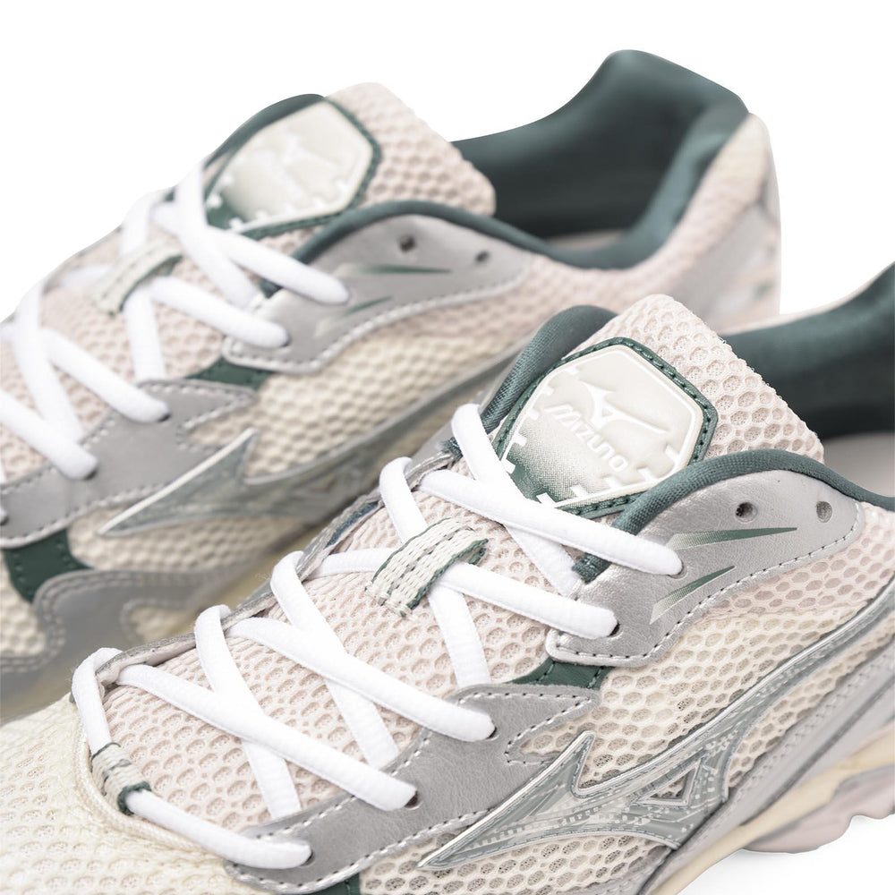 
                  
                    Mizuno D1GA243107
                  
                