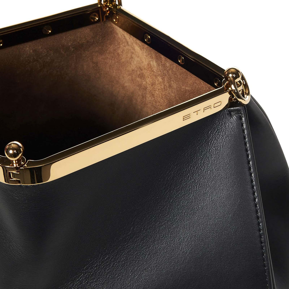 
                  
                    Etro WP1B0002AU022N0000
                  
                
