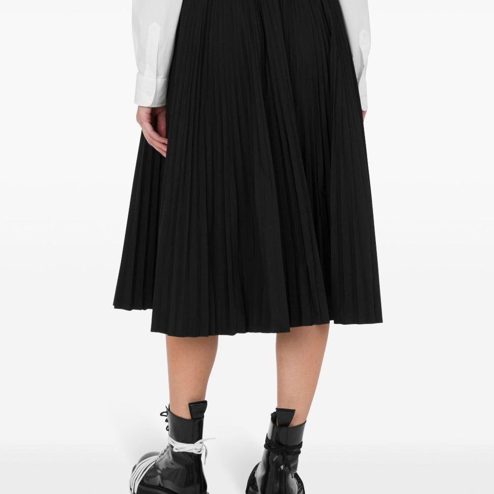 
                  
                    Moschino A010904160555
                  
                