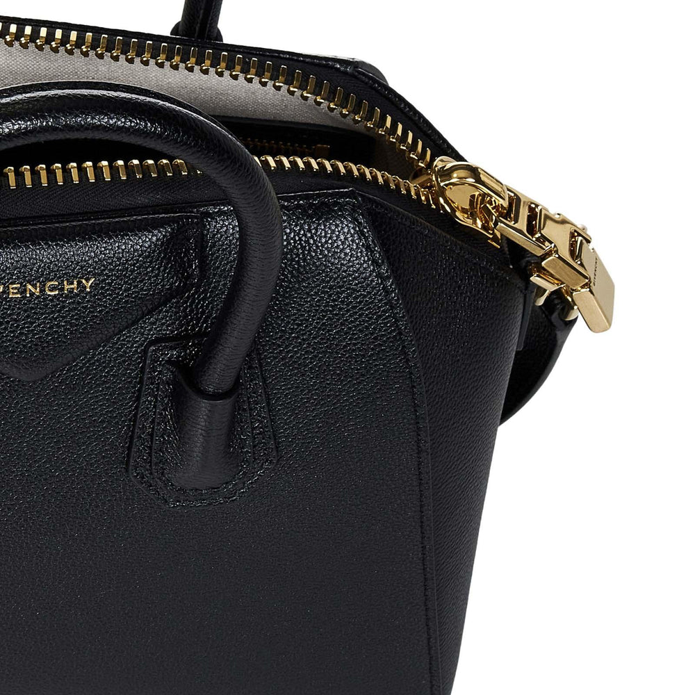 
                  
                    Borsa a mano Antigona Mini Givenchy BB50TNB20R 001 Givenchy 
                  
                