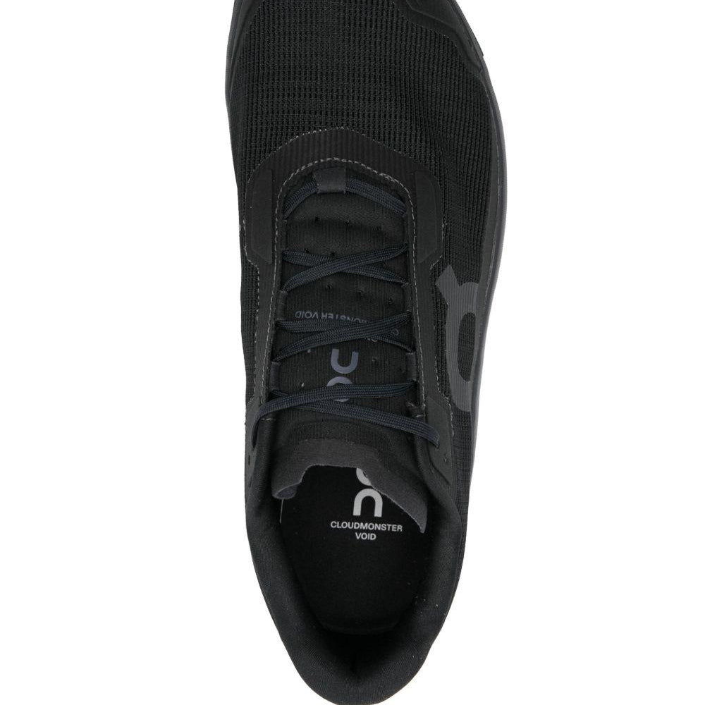 
                  
                    On Running 3MF10671043BLACK
                  
                