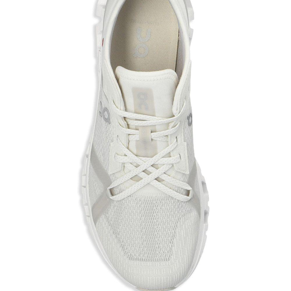 
                  
                    On Running 3WF10172852WHITE
                  
                