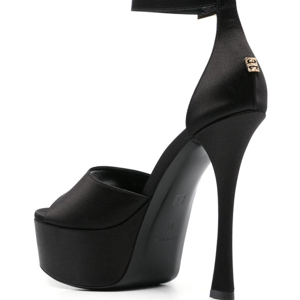 
                  
                    Givenchy BE309PE07L001
                  
                
