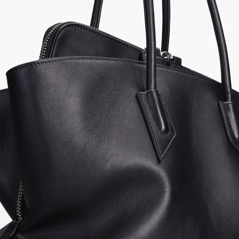 
                  
                    Borsa a spalla 'La Passeggiata Media' The Attico 250WAH00054LBT019AA 100 The Attico 
                  
                