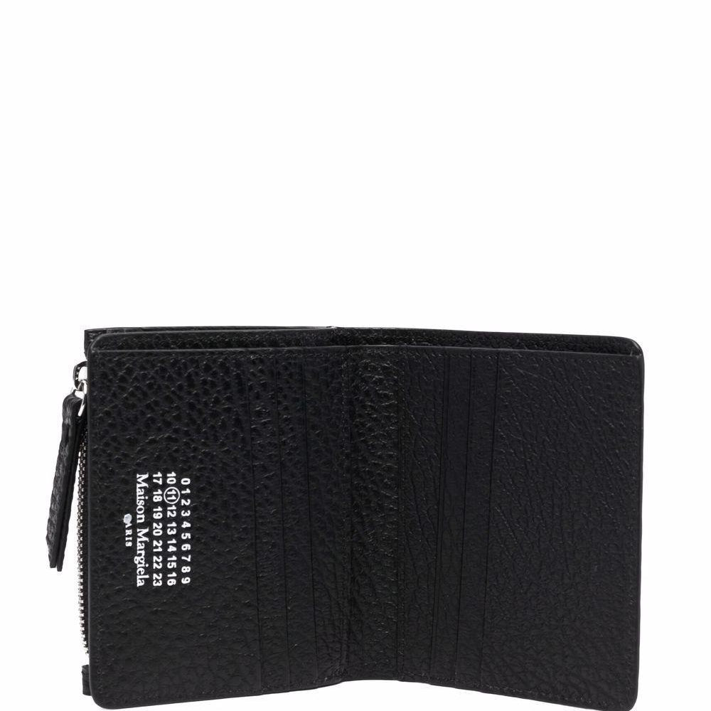 
                  
                    Maison Margiela SA1UI0023P4455T8013
                  
                