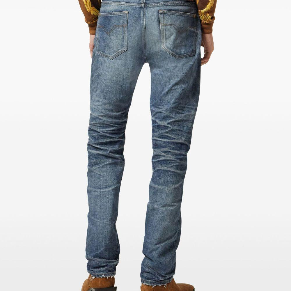 
                  
                    Versace 10194621A144051D800
                  
                