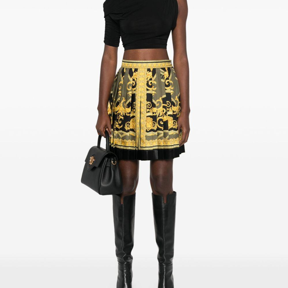 
                  
                    Versace 10008291A115285BC60
                  
                