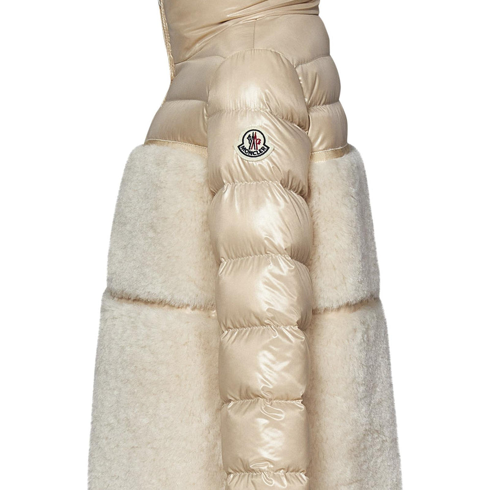 
                  
                    Moncler Enfant 1A0004689AN3051
                  
                