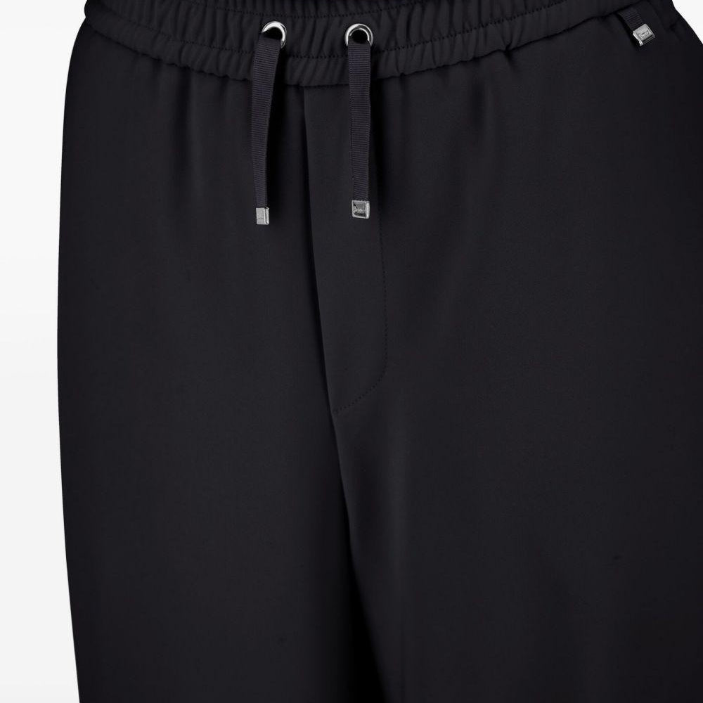 
                  
                    Pantaloni Herno PT000176D12755 9300 Herno 
                  
                