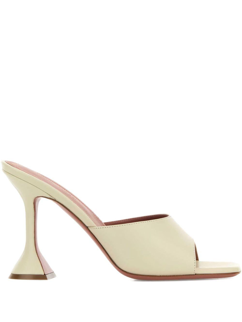 Sandali LUPITA 95 Amina Muaddi LUPITASLIPPERNAPPA95 ALMOND Amina Muaddi 