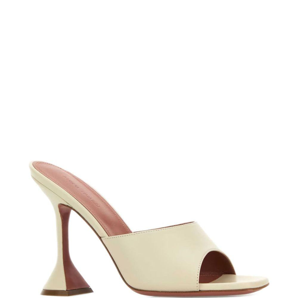 
                  
                    Sandali LUPITA 95 Amina Muaddi LUPITASLIPPERNAPPA95 ALMOND Amina Muaddi 
                  
                