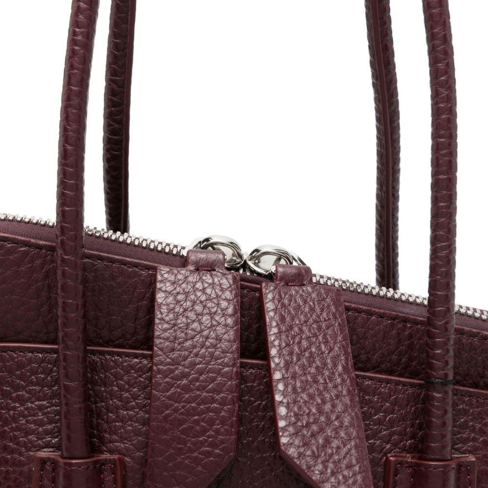 
                  
                    Borsa a mano "La Passeggiata Medium" The Attico 250WAH00054LBT117AA 114 The Attico 
                  
                