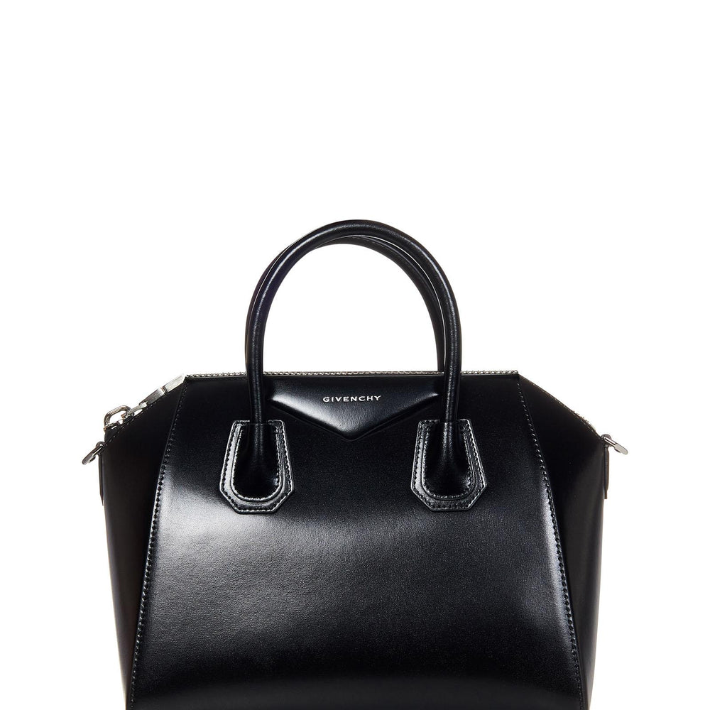 
                  
                    Givenchy BB50TPB1R0001
                  
                