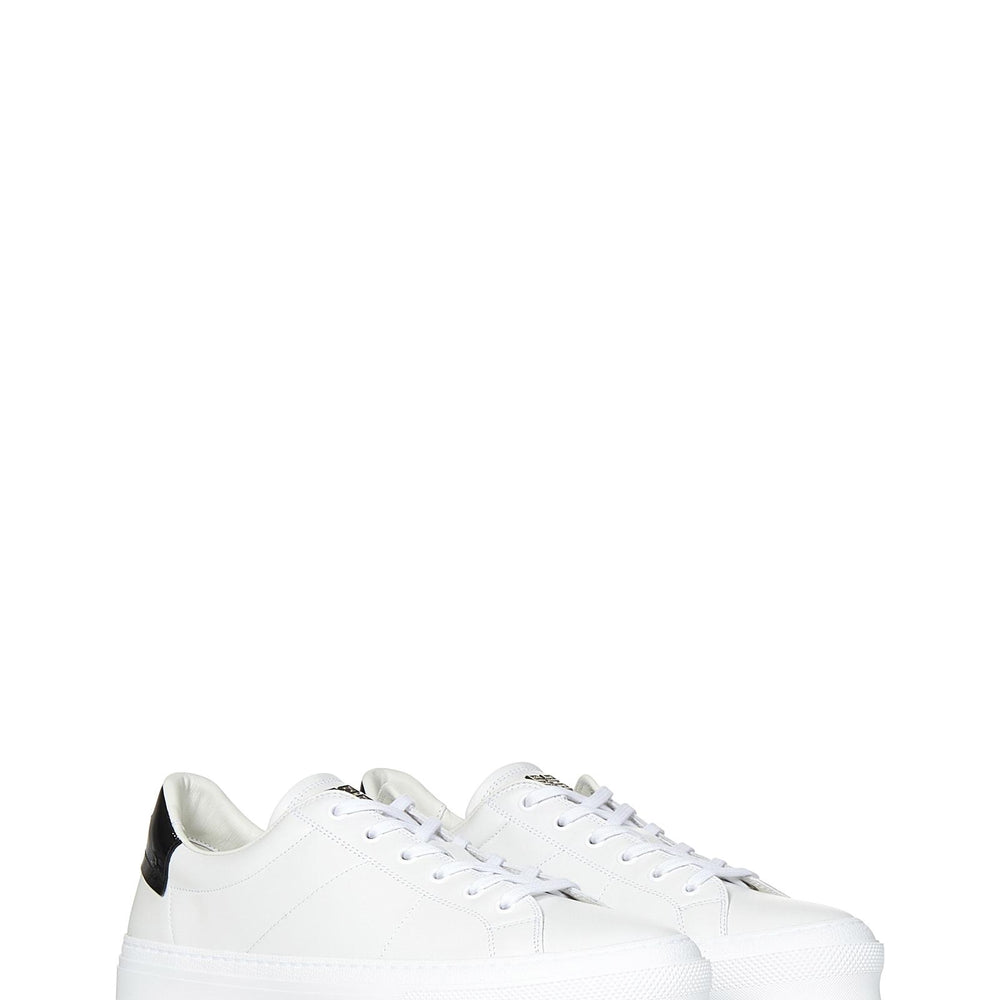 
                  
                    Givenchy BH005VH1RY116
                  
                