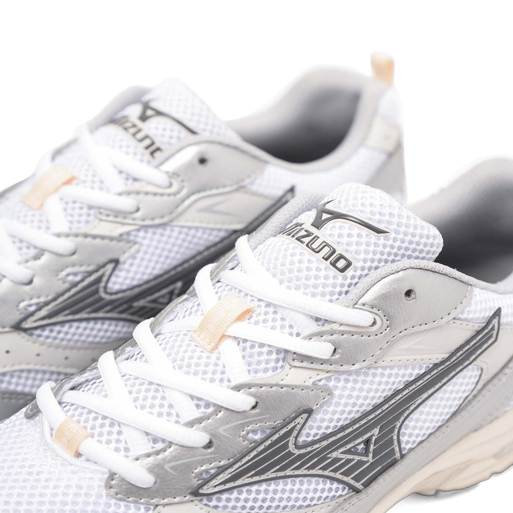 
                  
                    Mizuno D1GA245109
                  
                