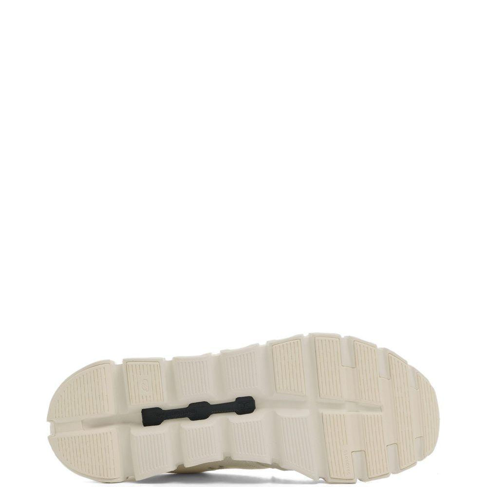 
                  
                    On Running 3MF10071200WHITE
                  
                