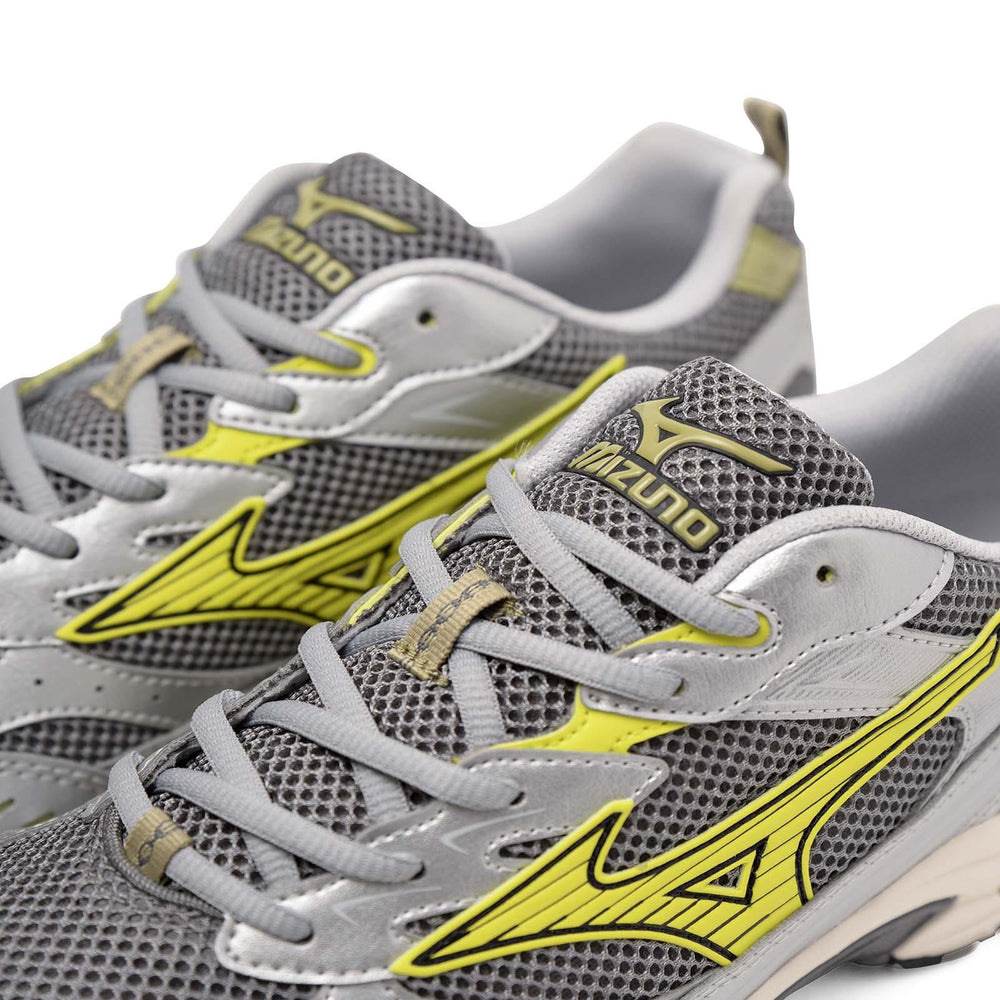 
                  
                    Mizuno D1GA245108
                  
                