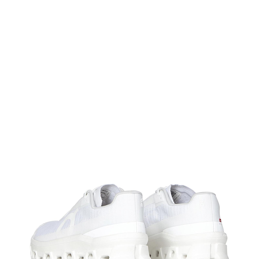
                  
                    On Running 3MF10671200WHITE
                  
                