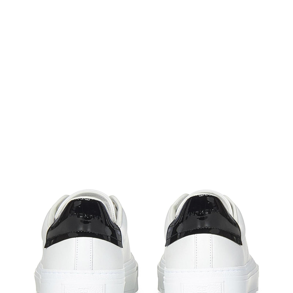 
                  
                    Givenchy BH005VH1RY116
                  
                