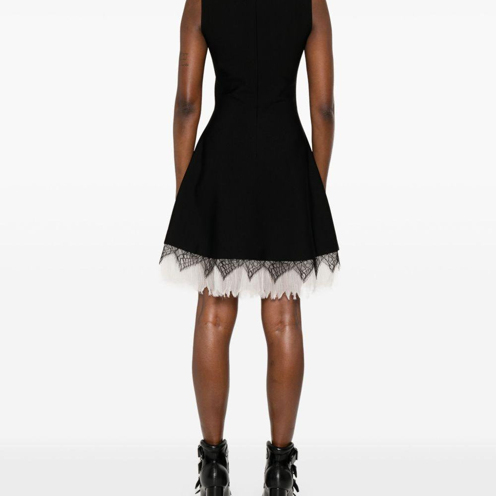 
                  
                    Alexander McQueen 833963Q1BD21080
                  
                