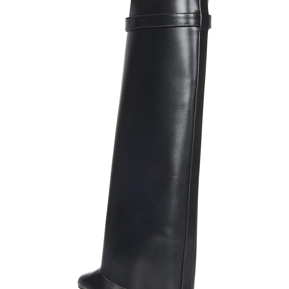 
                  
                    Givenchy BE702E1NG001
                  
                
