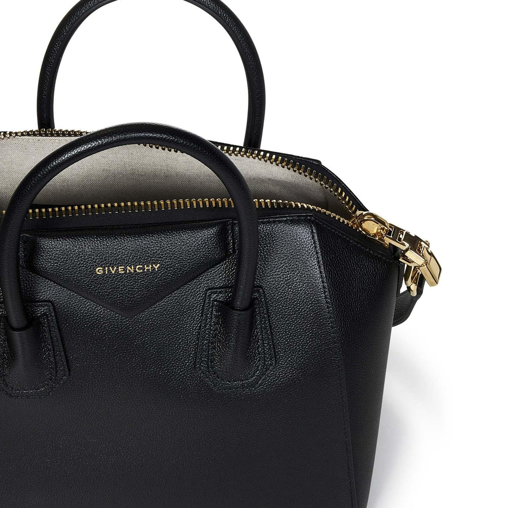 
                  
                    Givenchy BB50TPB20R001
                  
                